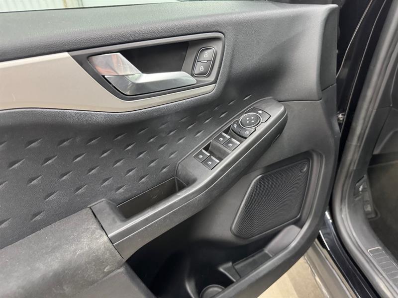 2020 Ford Escape - Image 14