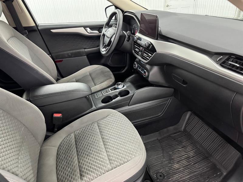 2020 Ford Escape - Image 25