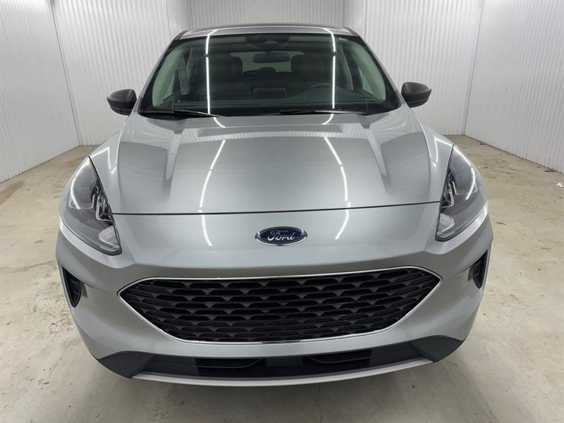 2022 Ford Escape - Image 2