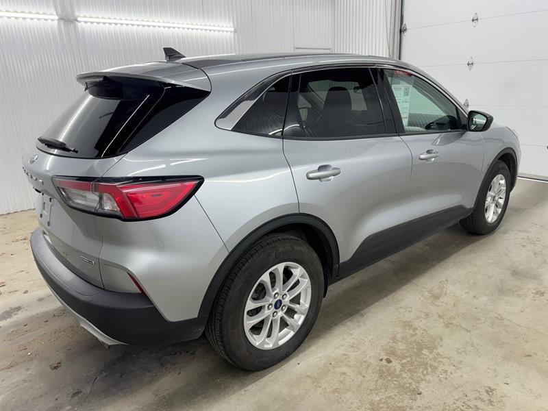 2022 Ford Escape - Image 11