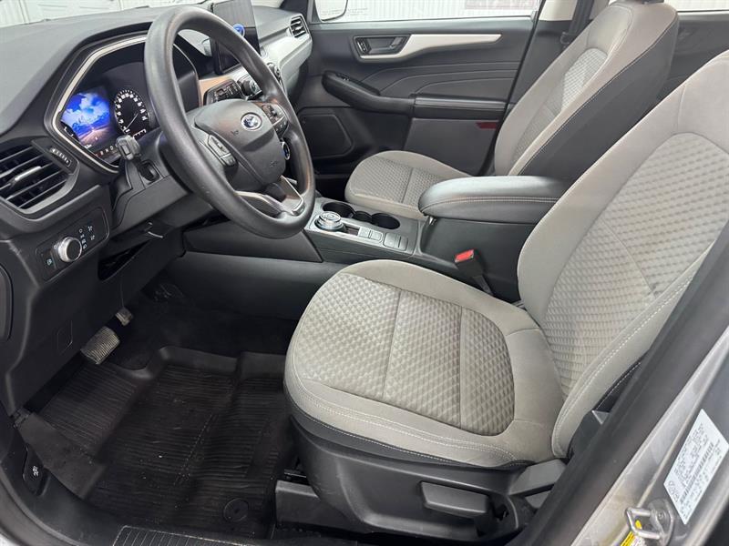 2022 Ford Escape - Image 12