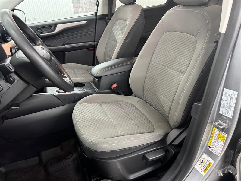 2022 Ford Escape - Image 13