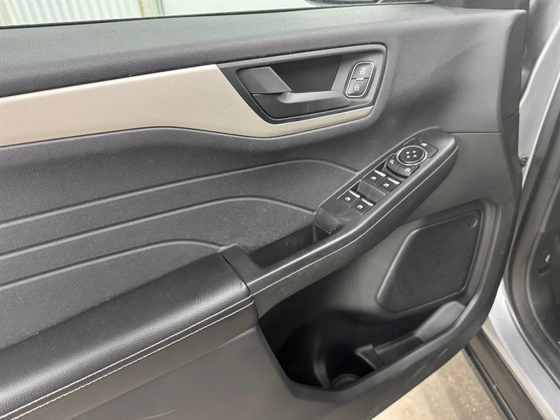 2022 Ford Escape - Image 14