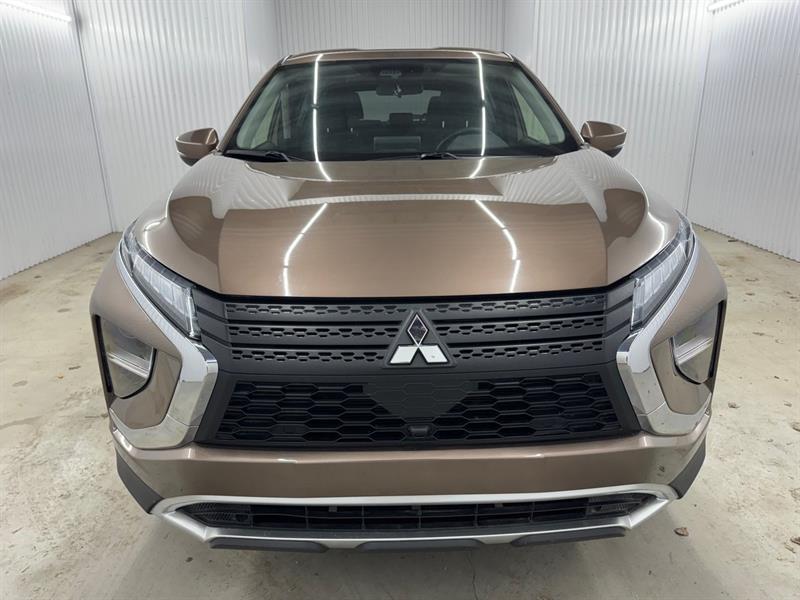 2022 Mitsubishi Eclipse - Image 2