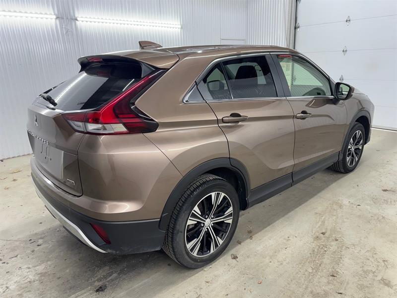 2022 Mitsubishi Eclipse - Image 5