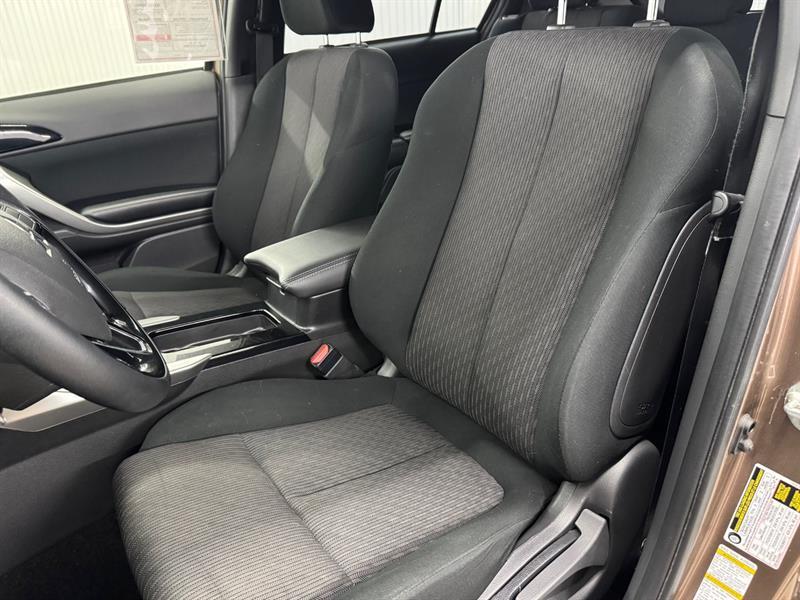 2022 Mitsubishi Eclipse - Image 11