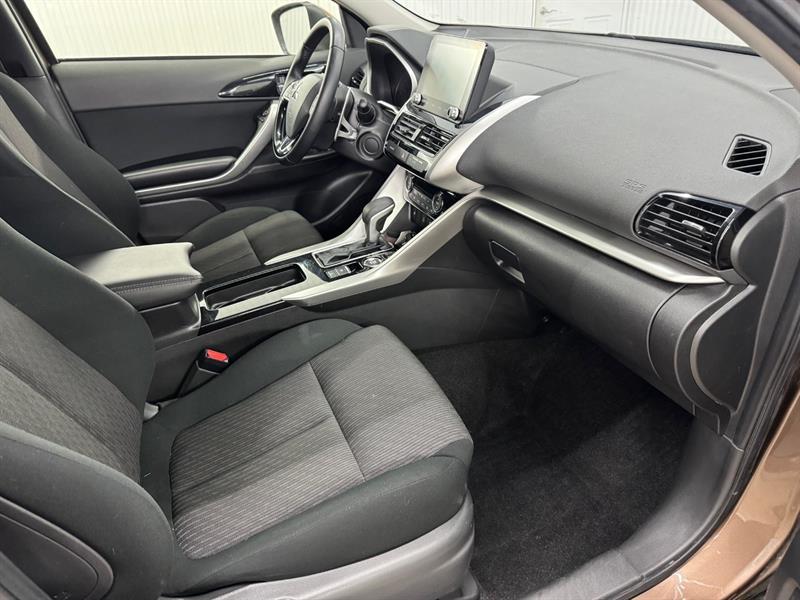 2022 Mitsubishi Eclipse - Image 23