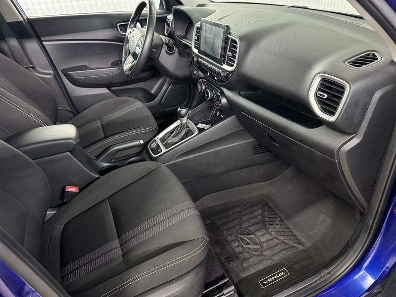 2023 Hyundai Venue - Image 13