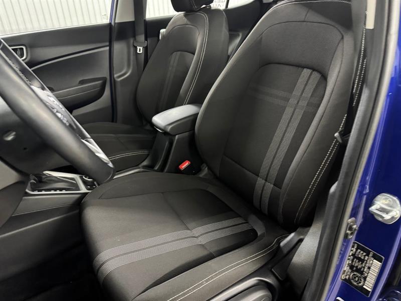 2023 Hyundai Venue - Image 16