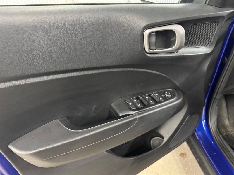 2023 Hyundai Venue - Image 22