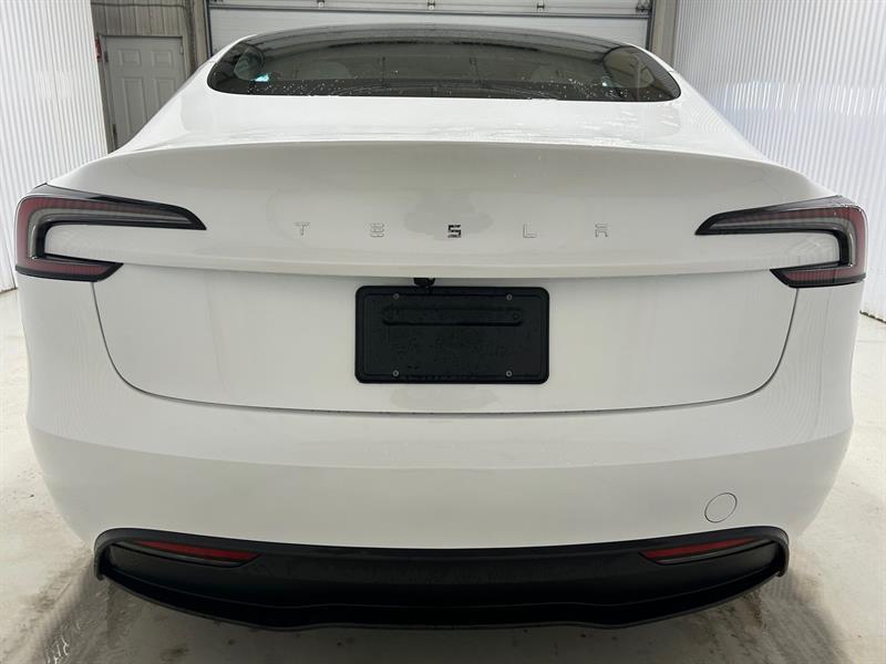 2024 Tesla Model 3 - Image 7
