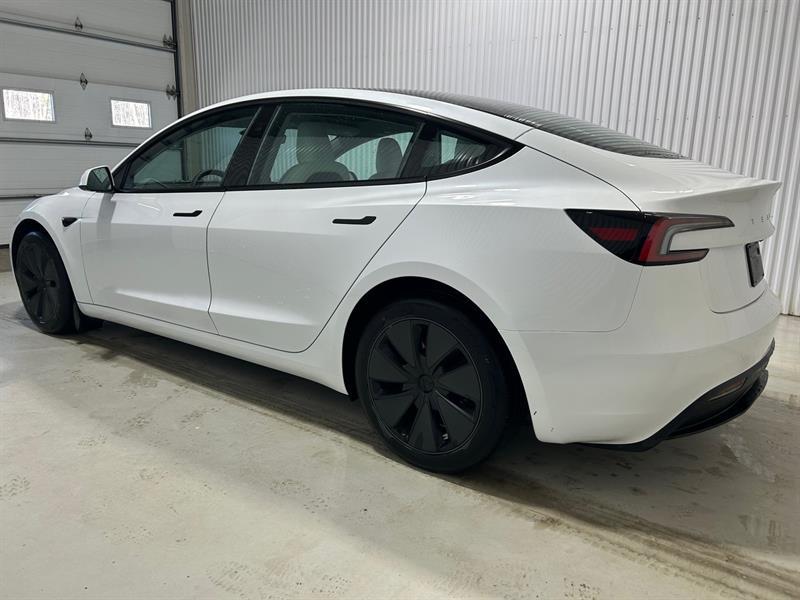 2024 Tesla Model 3 - Image 8