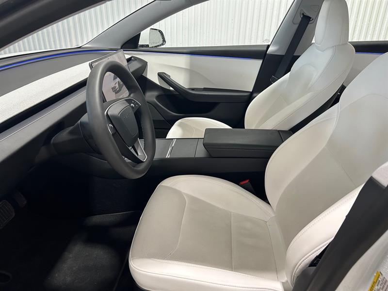 2024 Tesla Model 3 - Image 11