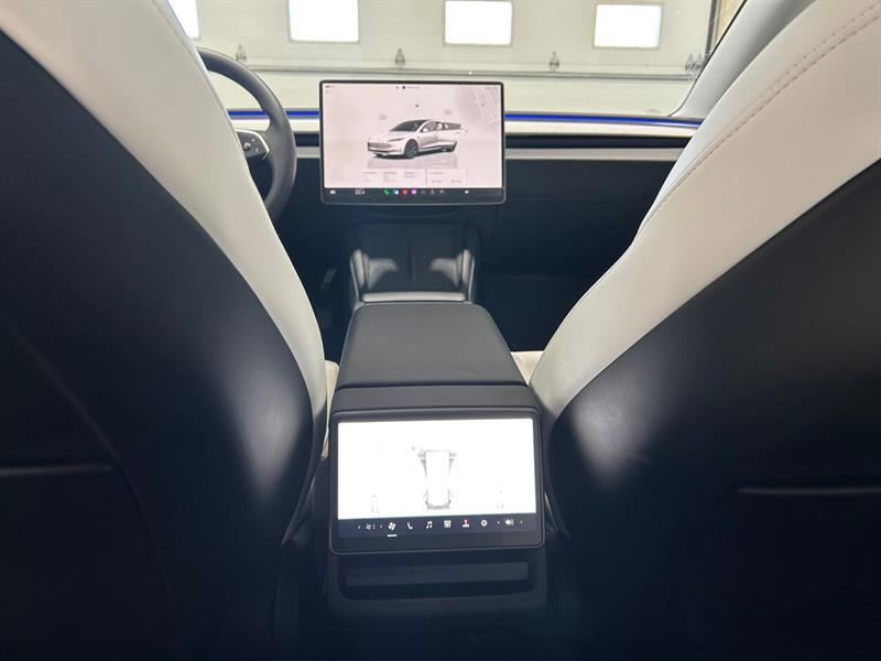 2024 Tesla Model 3 - Image 16
