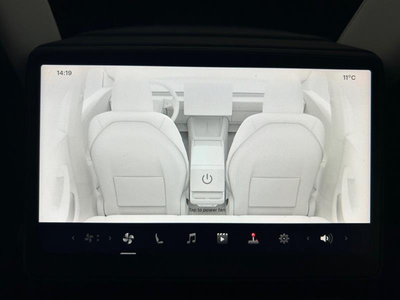 2024 Tesla Model 3 - Image 17