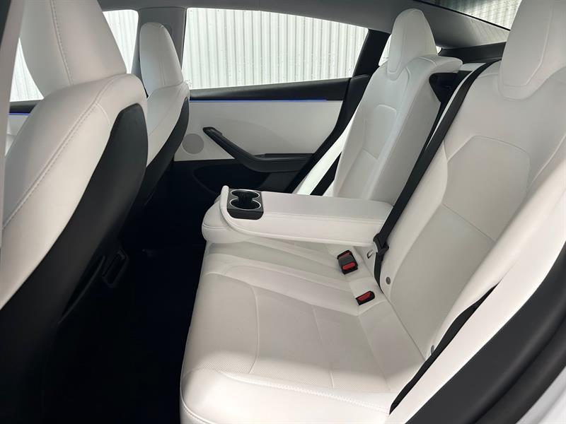 2024 Tesla Model 3 - Image 18