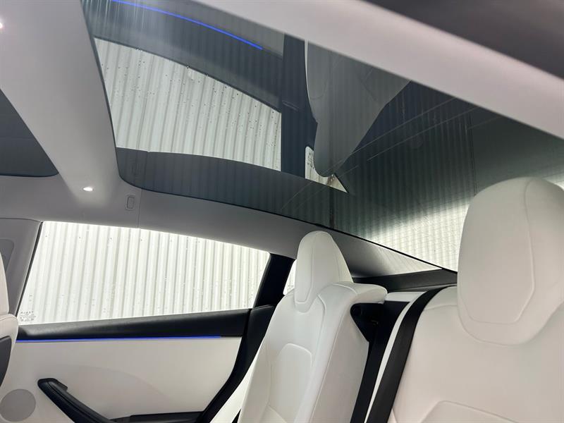 2024 Tesla Model 3 - Image 19