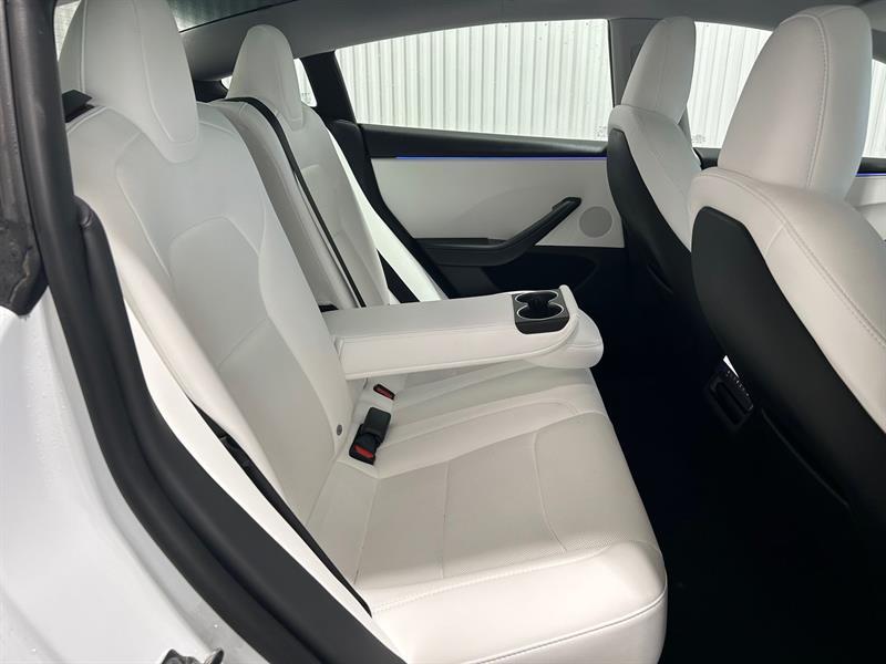 2024 Tesla Model 3 - Image 21