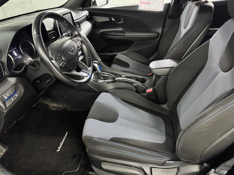 2020 Hyundai Veloster - Image 13