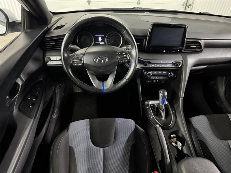 2020 Hyundai Veloster - Image 19