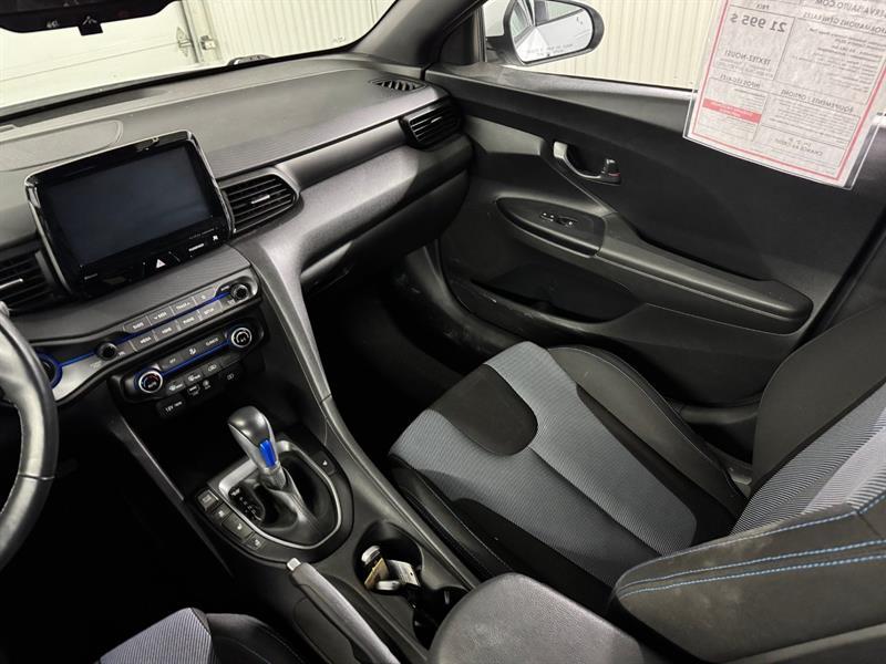 2020 Hyundai Veloster - Image 20