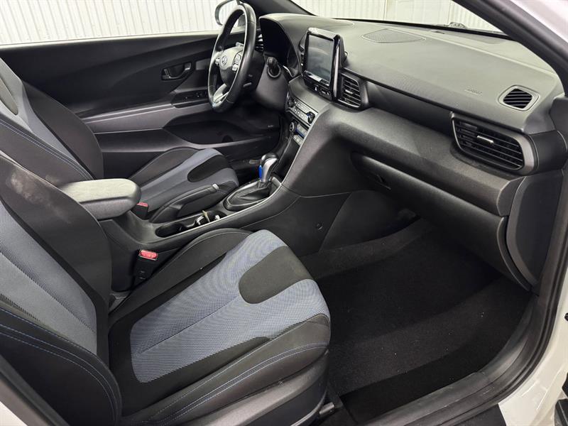 2020 Hyundai Veloster - Image 21