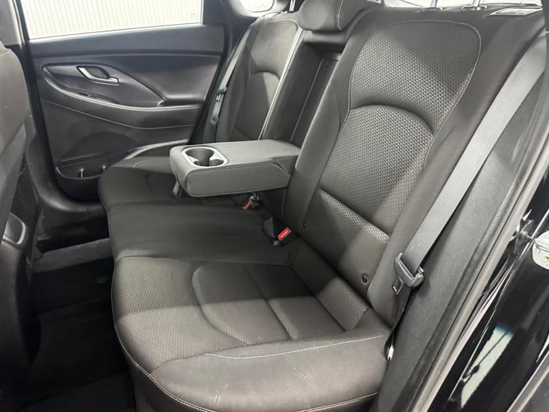 2018 Hyundai Elantra - Image 10