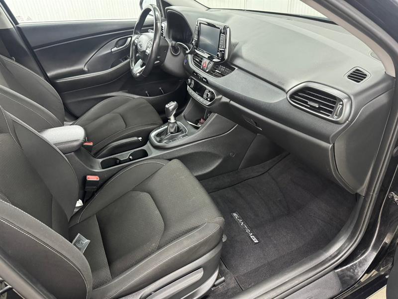 2018 Hyundai Elantra - Image 18