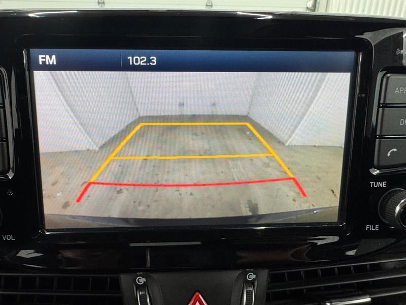 2018 Hyundai Elantra - Image 19