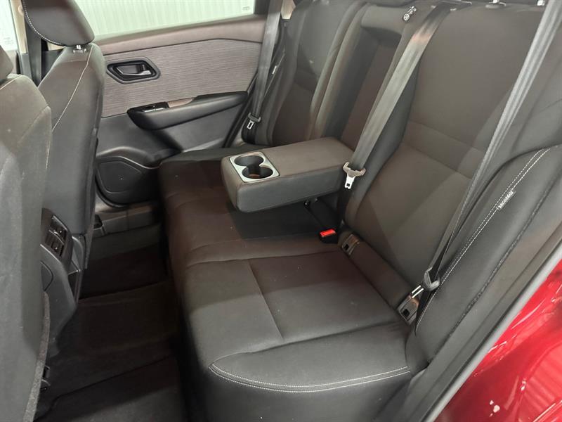 2023 Nissan Rogue - Image 18