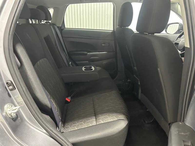 2023 Mitsubishi RVR - Image 16
