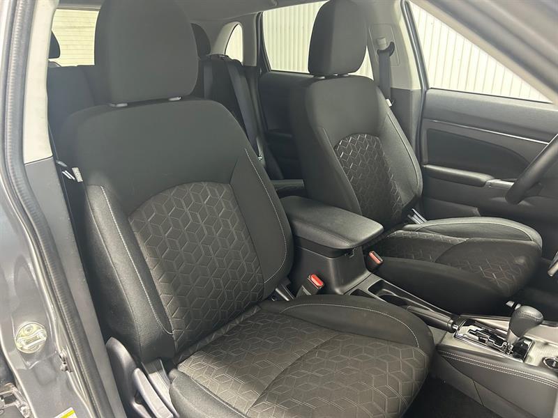 2023 Mitsubishi RVR - Image 17