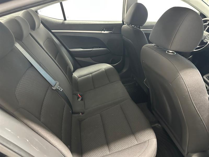 2020 Hyundai Elantra - Image 16