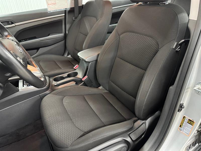 2020 Hyundai Elantra - Image 13