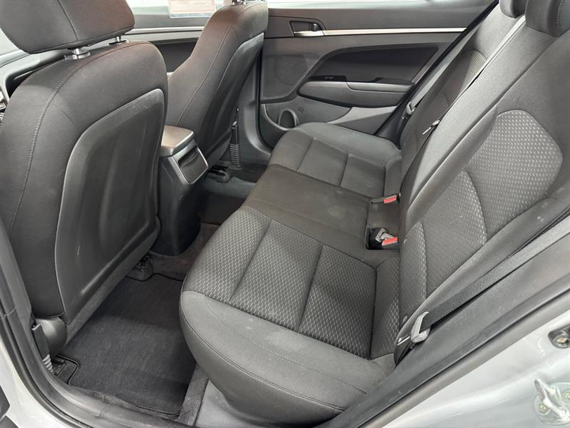 2020 Hyundai Elantra - Image 16