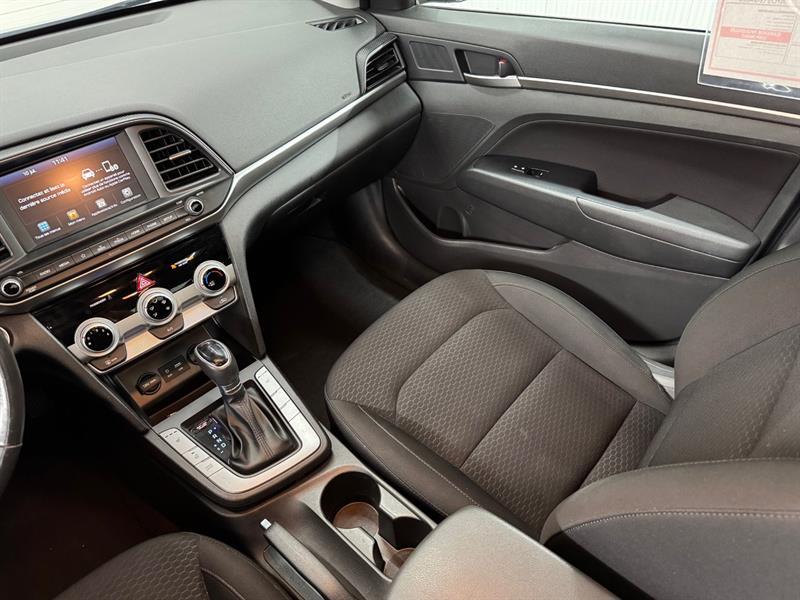 2020 Hyundai Elantra - Image 21