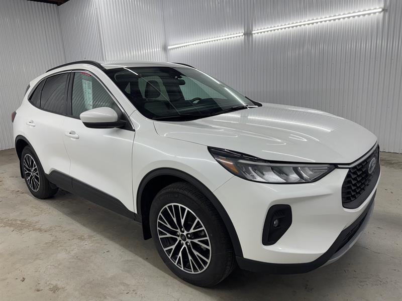 2024 Ford Escape - Image 3
