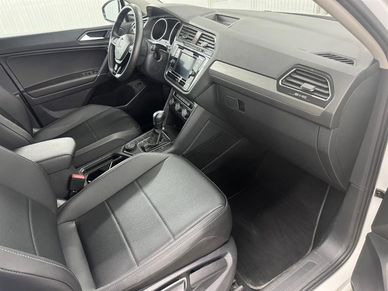 2020 Volkswagen Tiguan - Image 24