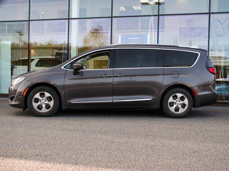 chrysler Pacifica 2017 - 3