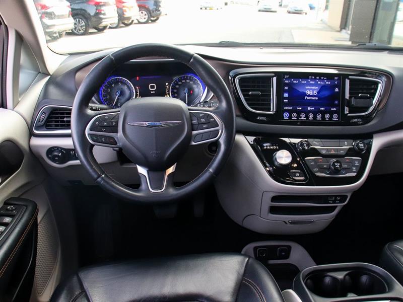 chrysler Pacifica 2017 - 7