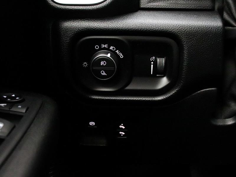ram 1500 2021 - 18