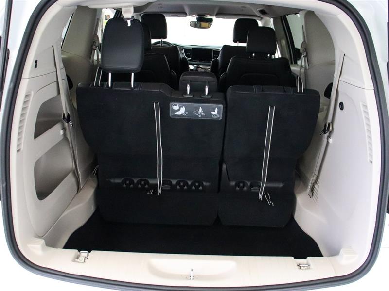 chrysler Pacifica 2021 - 32