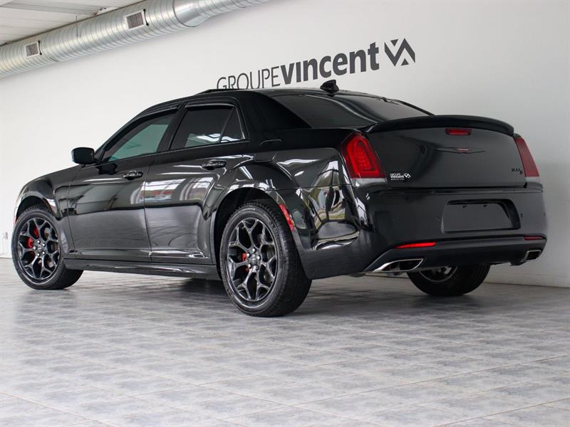 chrysler 300 2022 - 5