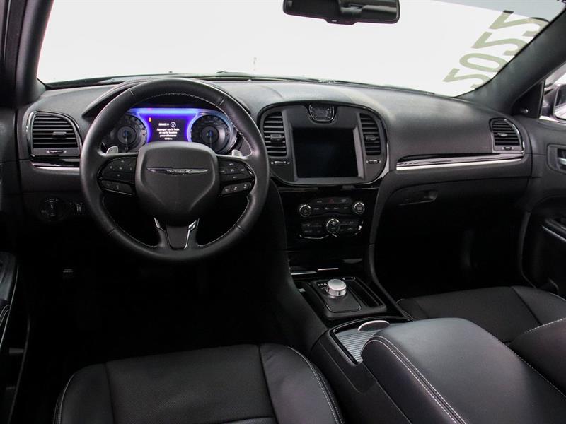 chrysler 300 2022 - 10