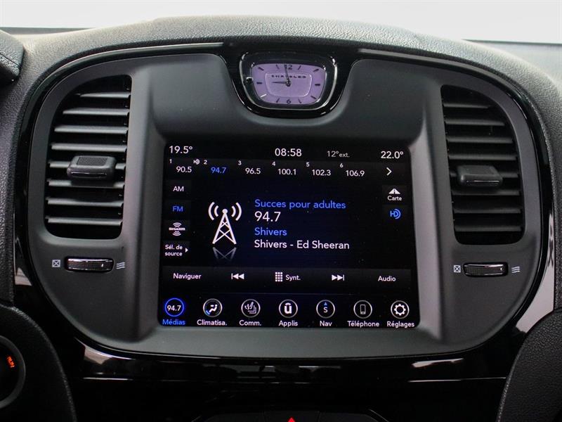 chrysler 300 2022 - 21