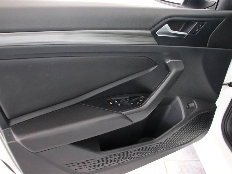volkswagen Jetta 2019 - 12