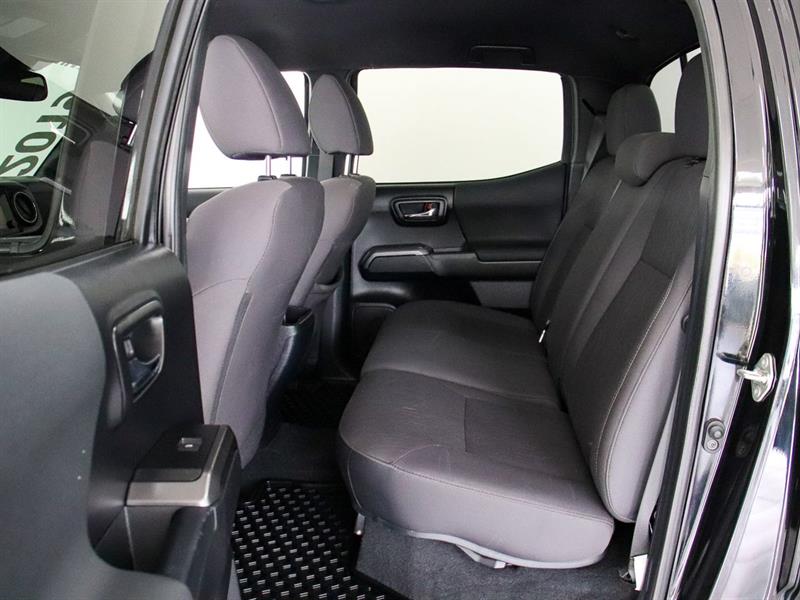 toyota Tacoma 2019 - 28