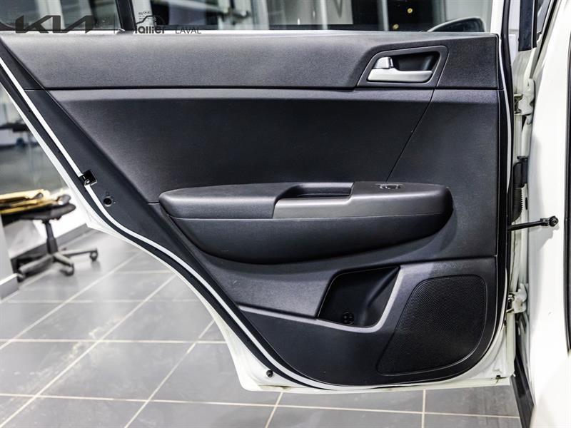 2020 Kia Sportage - Image 24