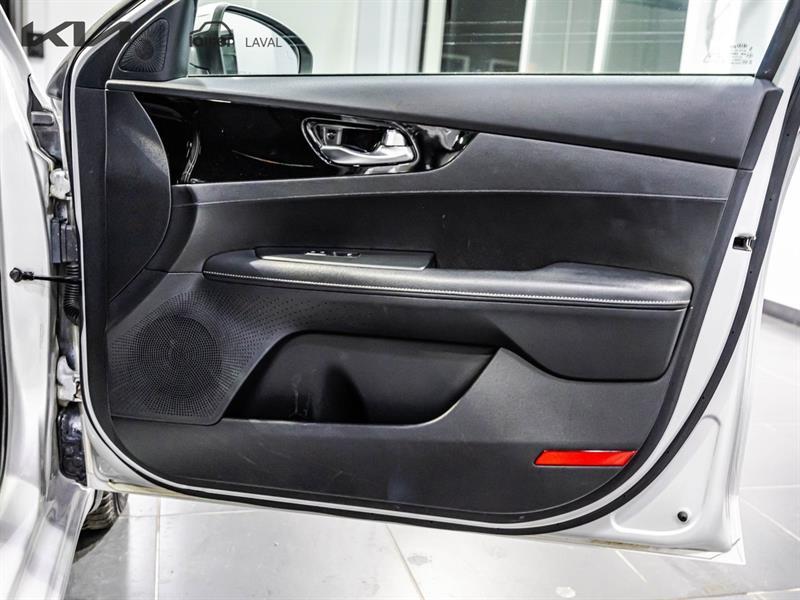 2020 Kia Forte - Image 16