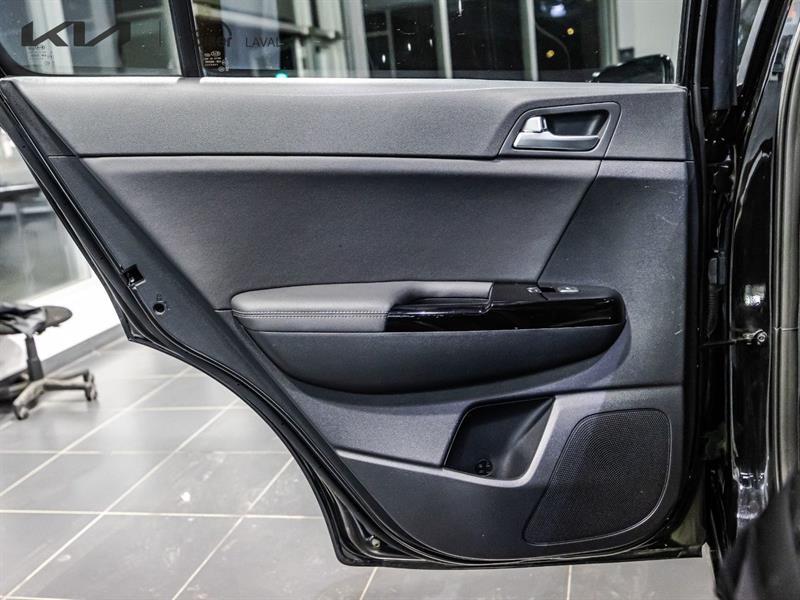 2022 Kia Sportage - Image 25